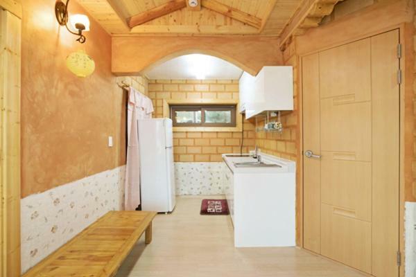 Tongyoung Blue House Spa Pension Тхонъён Экстерьер фото