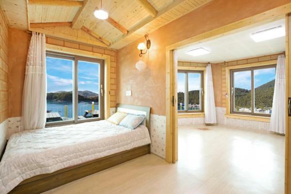 Tongyoung Blue House Spa Pension Тхонъён Экстерьер фото