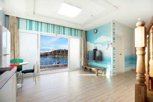 Tongyoung Blue House Spa Pension Тхонъён Экстерьер фото