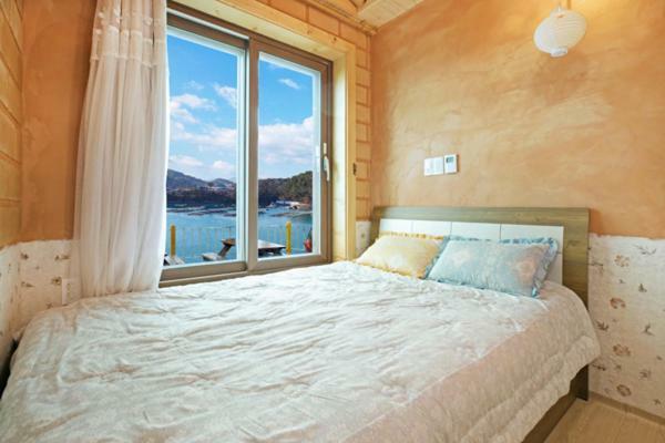 Tongyoung Blue House Spa Pension Тхонъён Экстерьер фото