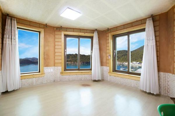Tongyoung Blue House Spa Pension Тхонъён Экстерьер фото