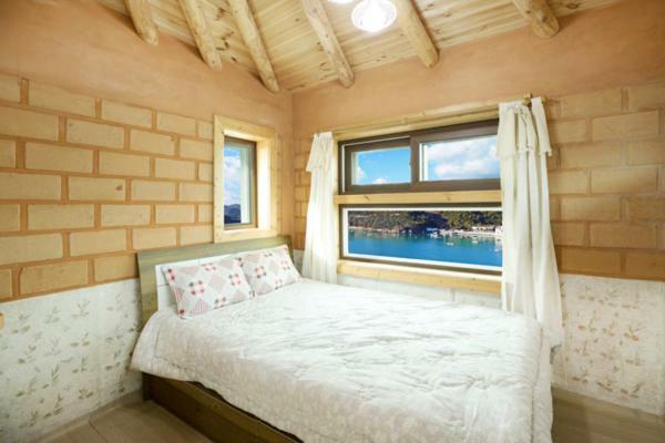 Tongyoung Blue House Spa Pension Тхонъён Экстерьер фото