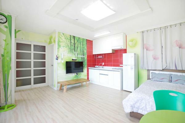 Tongyoung Blue House Spa Pension Тхонъён Экстерьер фото