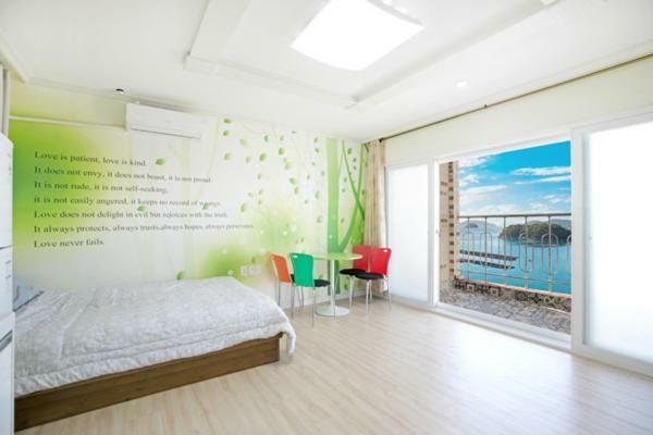 Tongyoung Blue House Spa Pension Тхонъён Экстерьер фото