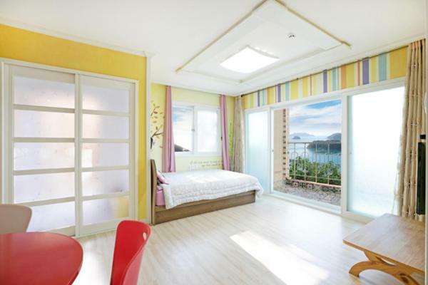 Tongyoung Blue House Spa Pension Тхонъён Экстерьер фото